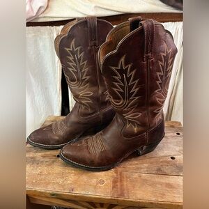 Women’s Ariat Heritage Cowboy Boots 8